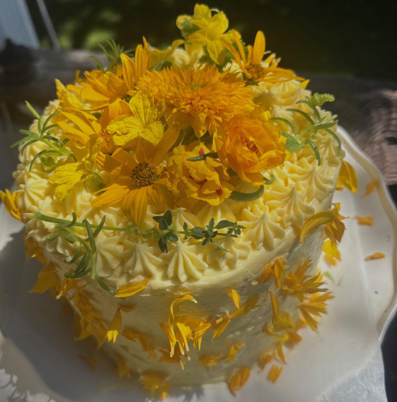 Sunny yellow piped buttercream cake with golden sunflowers